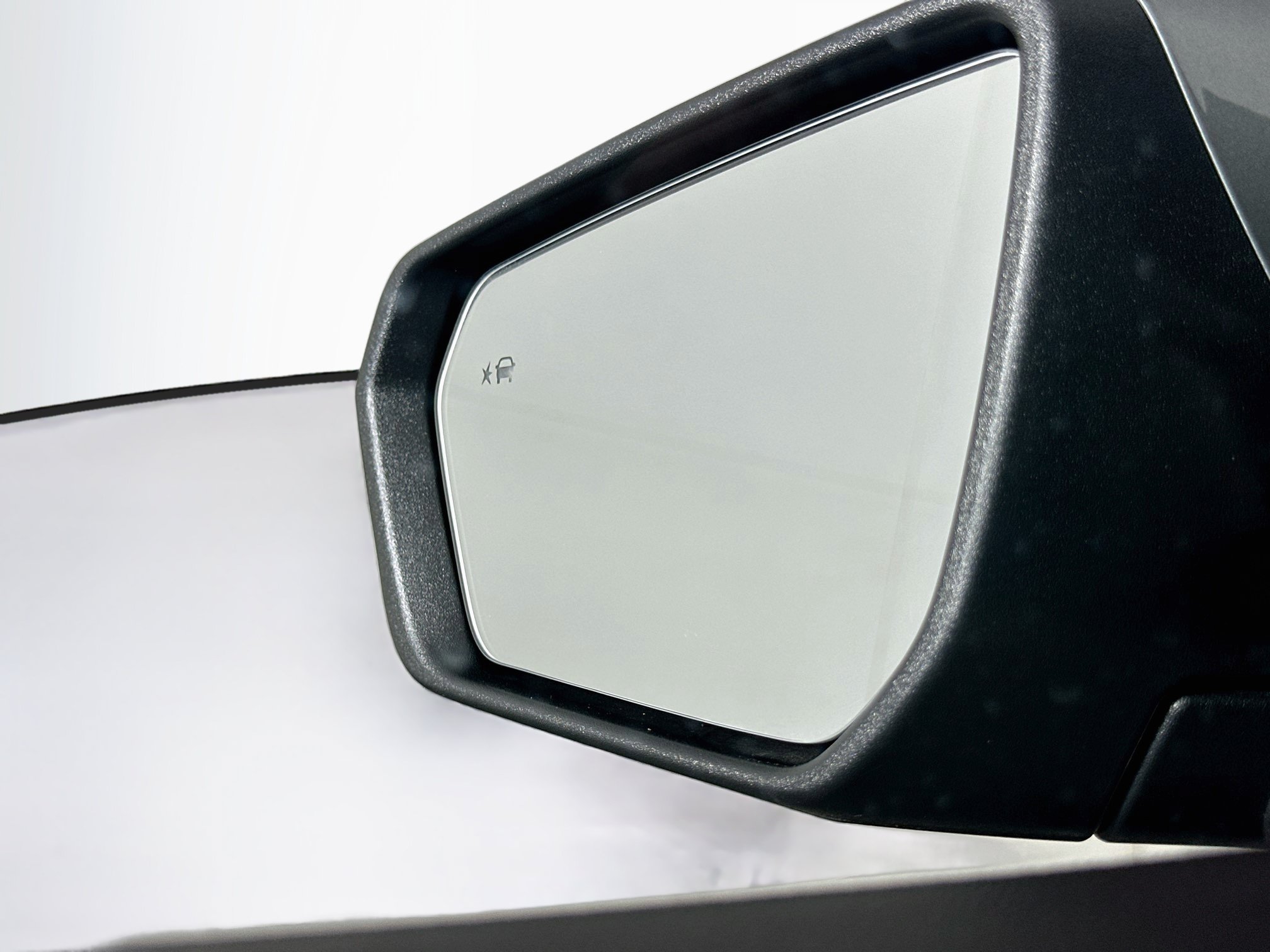 Used 2024 Chevrolet Equinox LT AWD/4WD image 16
