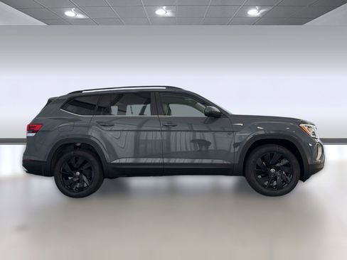 New 2026 Volkswagen Atlas SE image 8