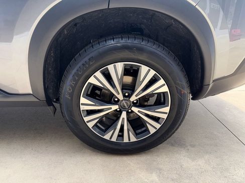 Used 2023 Nissan Rogue SV AWD/4WD image 15