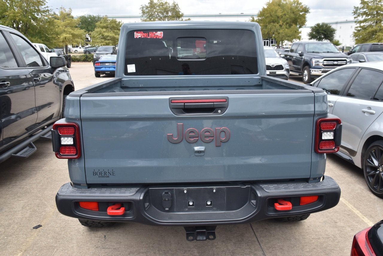 Used 2025 Jeep Gladiator Rubicon w/ Convenience Group AWD/4WD image 6