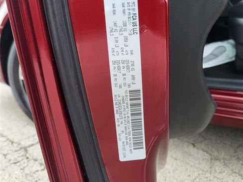 Used 2018 Dodge Grand Caravan GT image 34