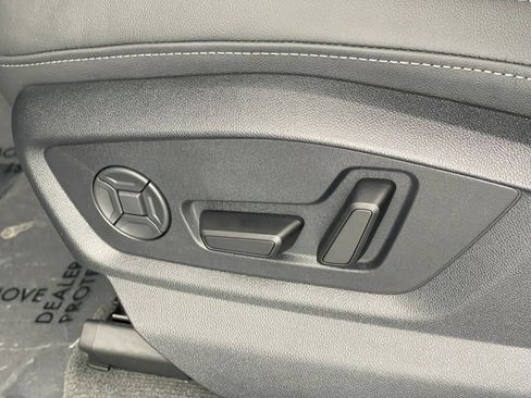 New 2025 Audi Q8 Premium Plus image 23