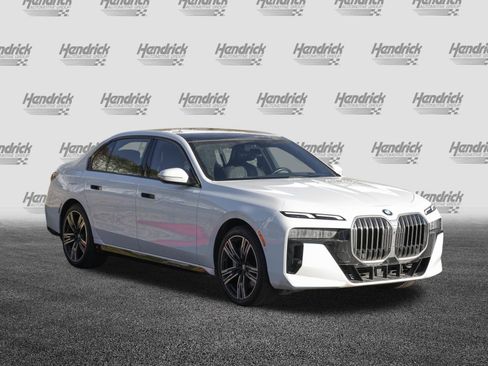 Used 2023 BMW 760i xDrive AWD/4WD image 2