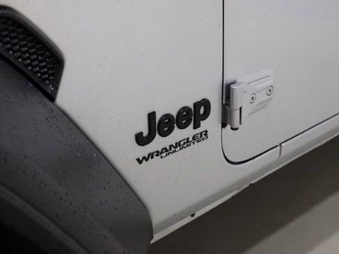 Used 2022 Jeep Wrangler Unlimited Sport AWD/4WD image 10