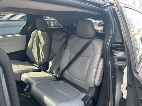 New 2026 Toyota Sienna XLE image 10