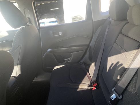 Used 2018 Jeep Compass Sport image 5