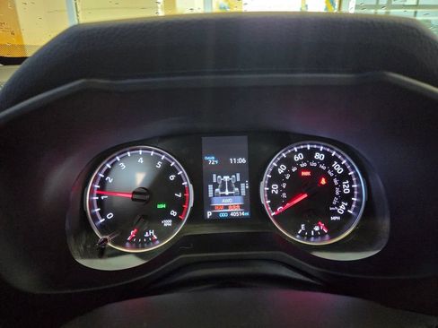 Used 2022 Toyota RAV4 XLE Premium AWD/4WD image 37