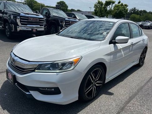 Used 2017 Honda Accord Sport image 7