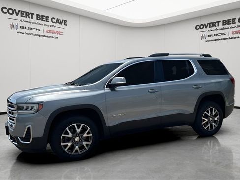 Used 2023 GMC Acadia SLT w/ Preferred Package image 4