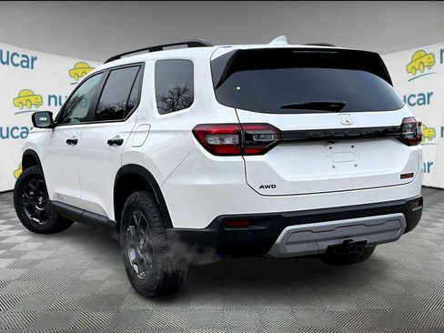 New 2025 Honda Pilot TrailSport image 5
