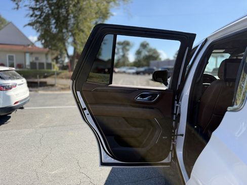 Used 2023 Chevrolet Tahoe High Country w/ Advanced Technology Package AWD/4WD image 32