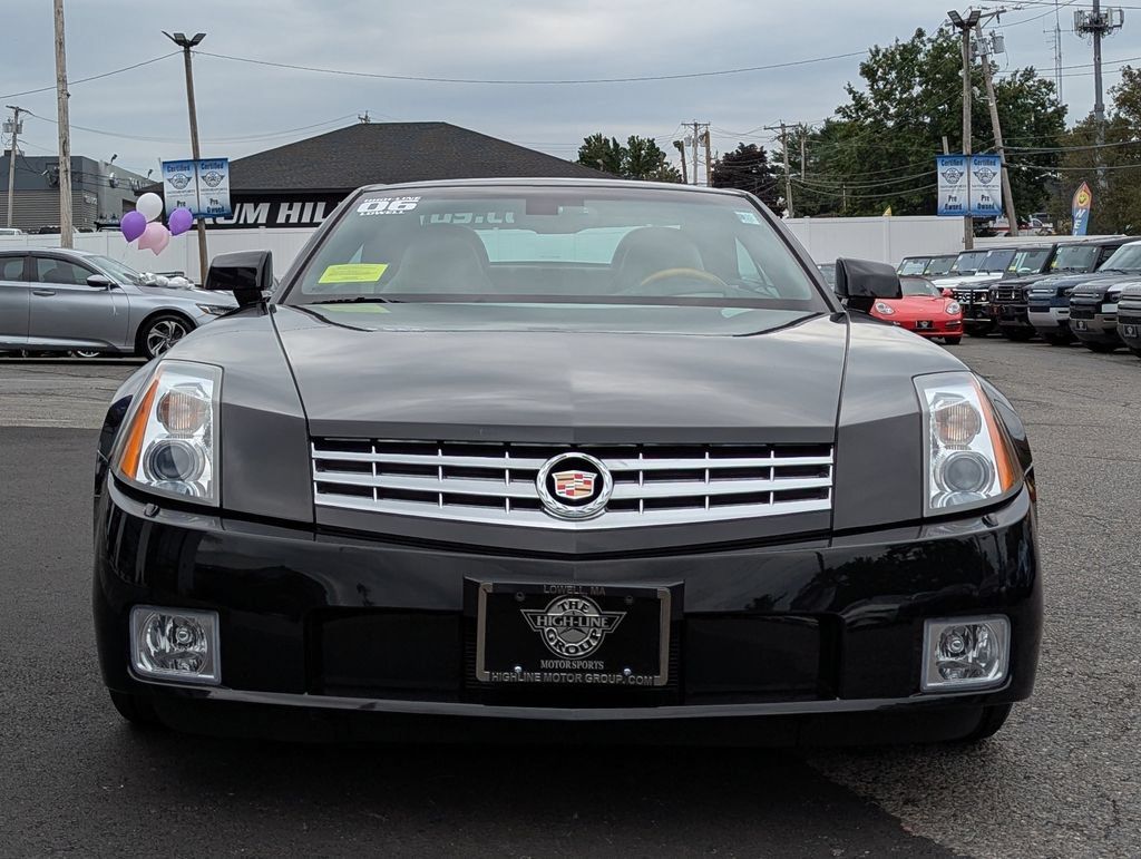 Used 2006 Cadillac XLR RWD image 4