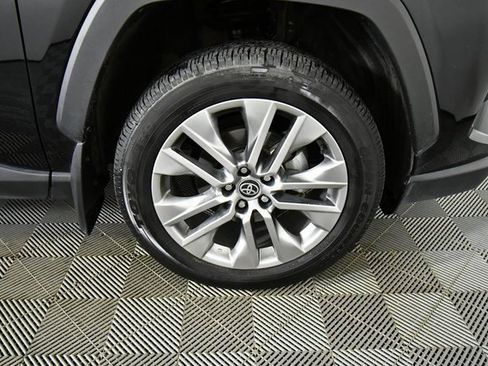 Used 2023 Toyota RAV4 XLE Premium image 17