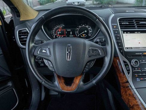 Used 2017 Lincoln MKX Reserve image 11