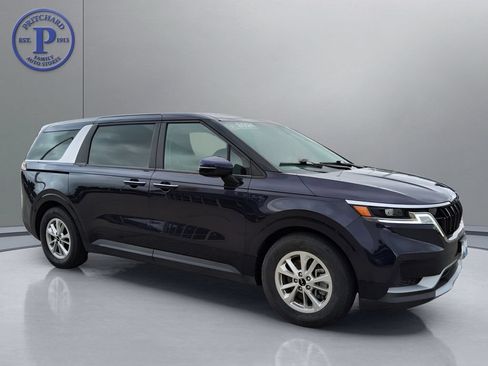 Used 2024 Kia Carnival LX FWD image 1