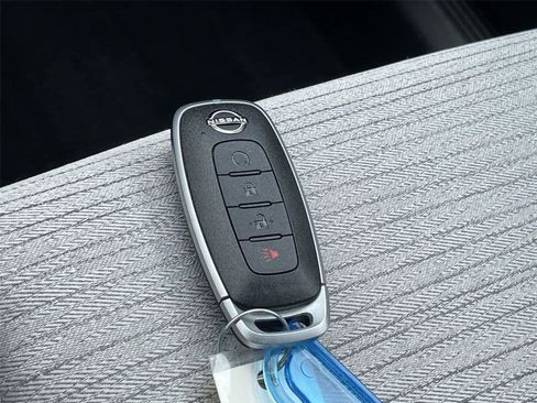Used 2023 Nissan Rogue SV AWD/4WD image 30