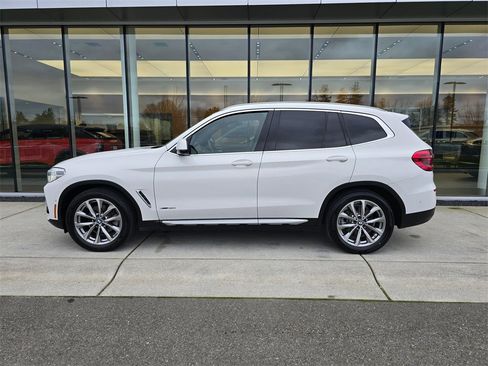 Used 2018 BMW X3 xDrive30i image 2