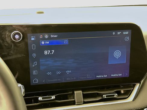 Used 2025 Chevrolet Equinox LT image 21