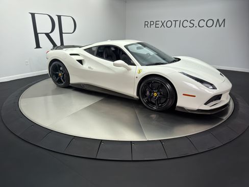 Used 2019 Ferrari 488 GTB RWD image 19
