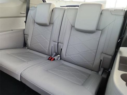 Certified 2024 Volkswagen Atlas SE image 15