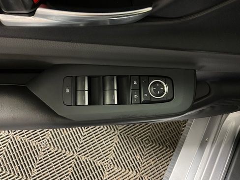 Used 2023 Toyota Prius XLE image 18