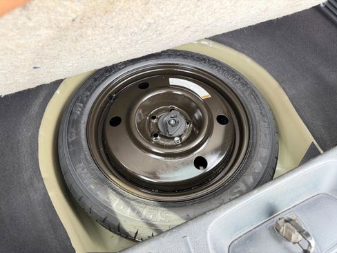 Used 2018 Ford Explorer XLT w/ Equipment Group 202A image 37