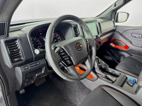 Used 2024 Nissan Frontier Pro-X image 8
