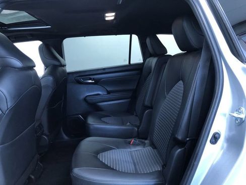 Certified 2025 Toyota Highlander XSE AWD/4WD image 20