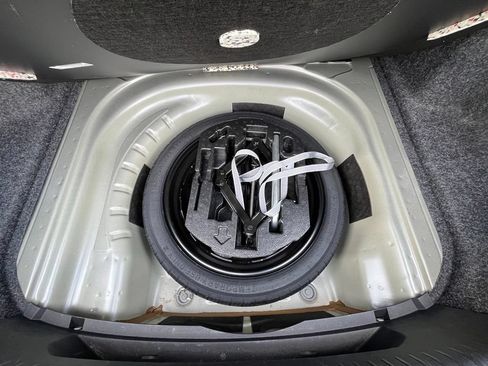 Used 2023 Volkswagen Jetta SE FWD image 29