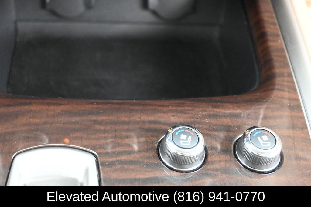 Used 2014 Nissan Pathfinder Platinum w/ Platinum Premium Package AWD/4WD image 35