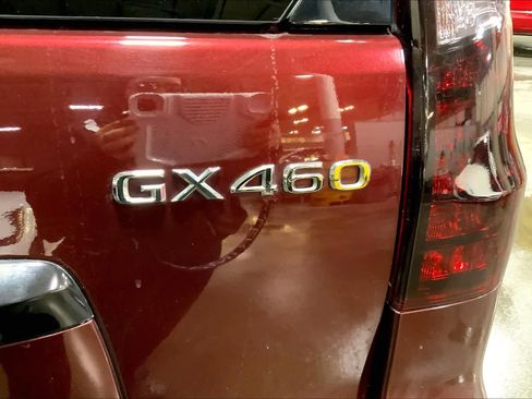 Used 2022 Lexus GX 460 Premium w/ Accessory Package image 9