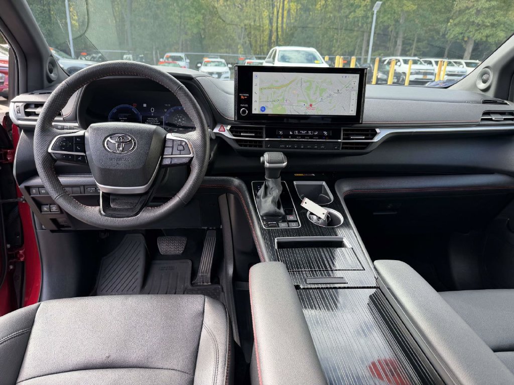 Used 2026 Toyota Sienna XSE AWD/4WD image 16