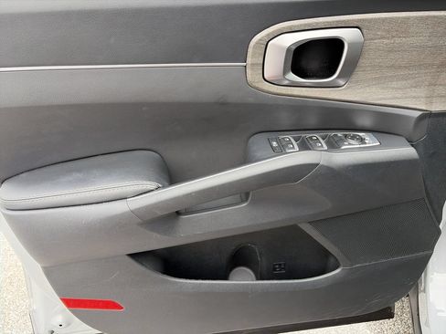 Used 2023 Kia Sorento EX w/ Panoramic Sunroof Package FWD image 18