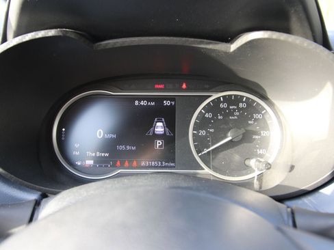 Used 2024 Nissan Versa SV w/ Trunk Package image 12