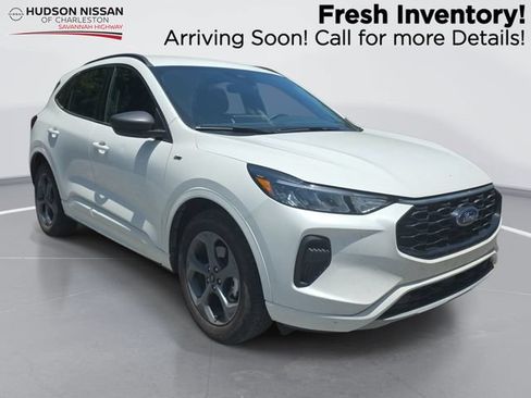 Used 2024 Ford Escape ST-Line w/ Tech Pack #1 FWD image 1