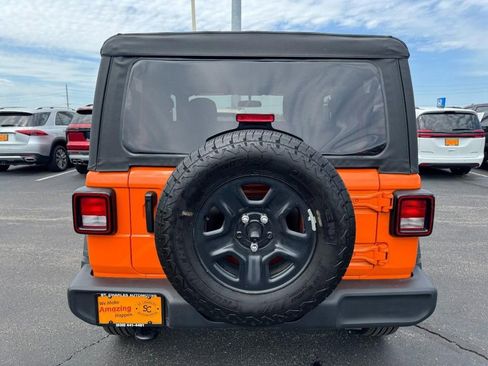 Used 2025 Jeep Wrangler Sport AWD/4WD image 4