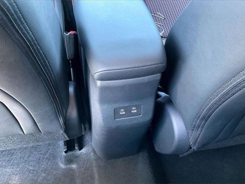 Certified 2025 Nissan Kicks SR image 31