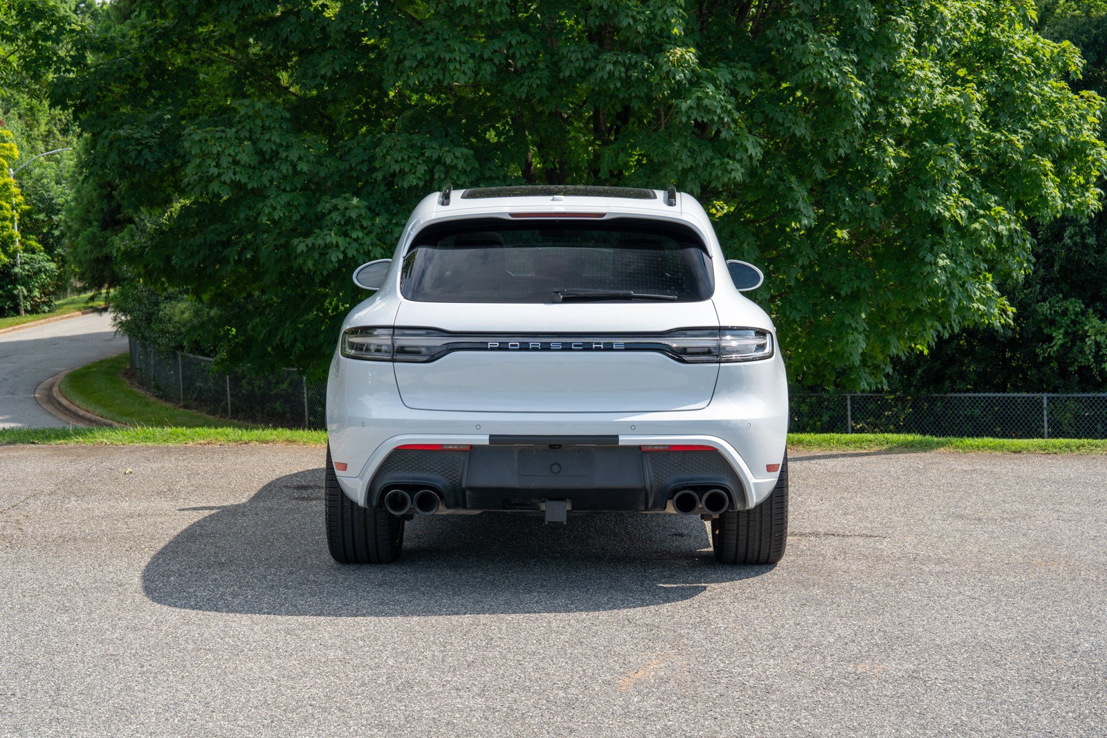 Certified 2024 Porsche Macan AWD/4WD image 6