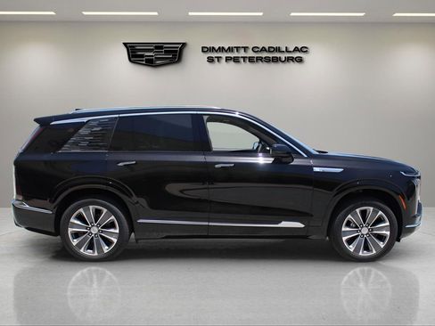 New 2026 Cadillac Vistiq Luxury image 6