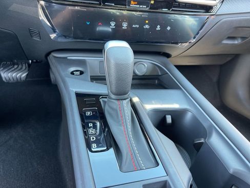 New 2026 Nissan Sentra SR w/ Floor Mat Package FWD image 13