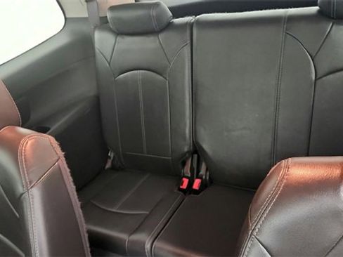 Used 2014 GMC Acadia SLT image 16