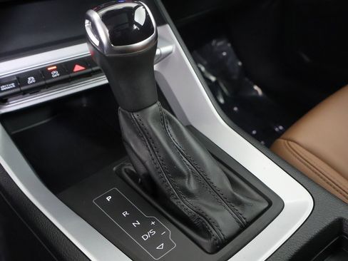 Used 2023 Audi Q3 2.0T Premium w/ Convenience Package image 4