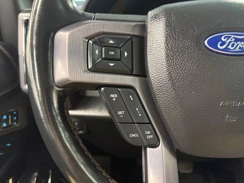 Used 2018 Ford Expedition Platinum AWD/4WD image 25