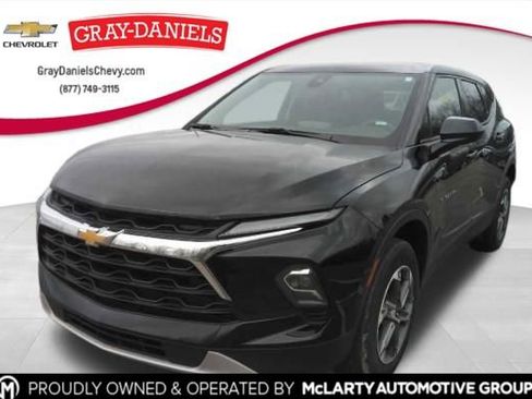 Used 2025 Chevrolet Blazer LT image 1