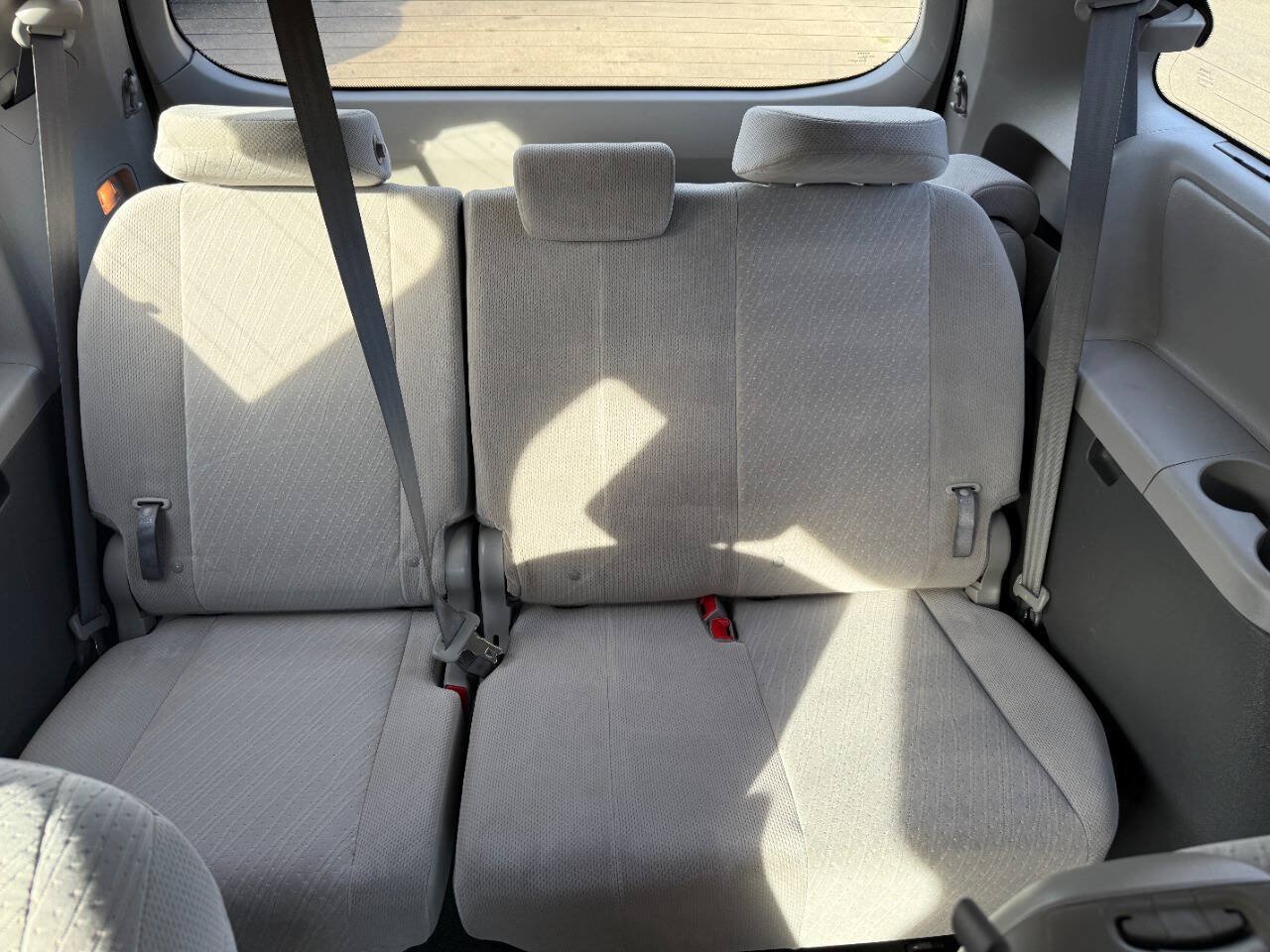 Used 2017 Toyota Sienna LE FWD image 17