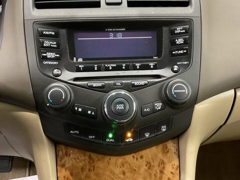 Used 2004 Honda Accord EX image 16