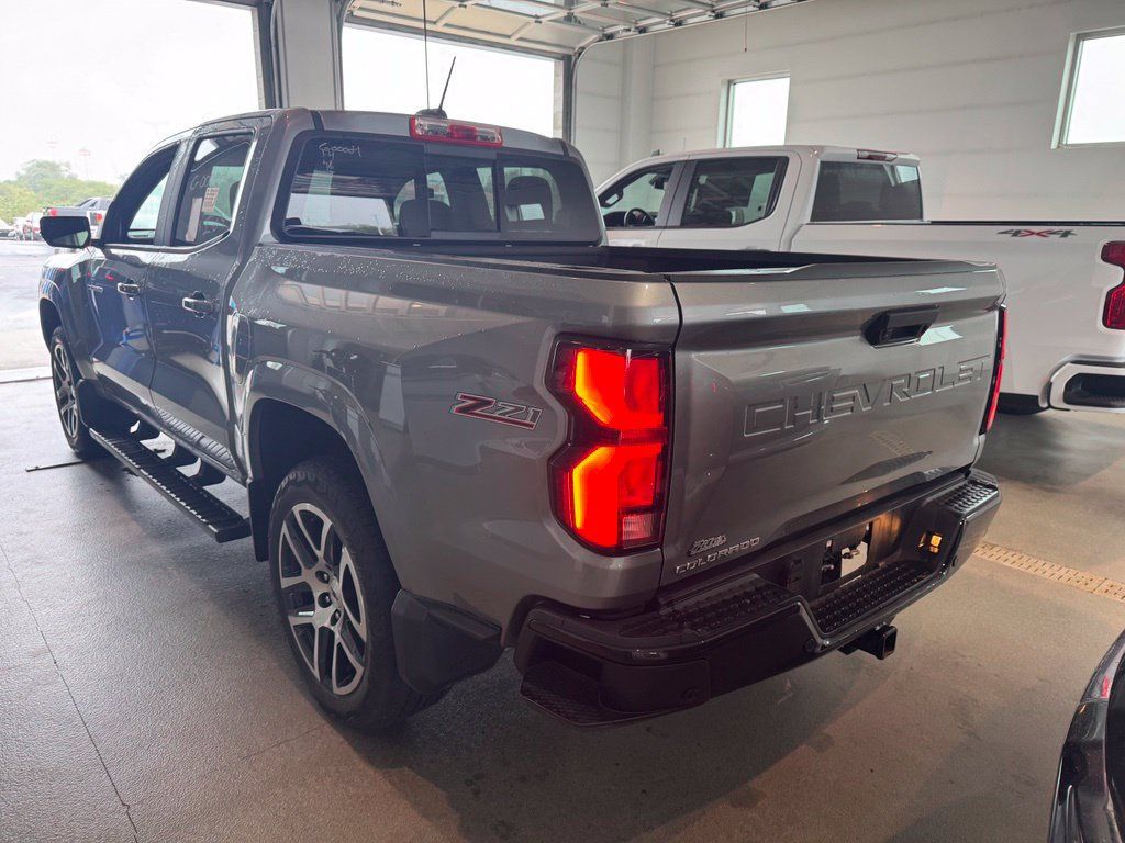 Used 2024 Chevrolet Colorado Z71 w/ Z71 Convenience Package 2 AWD/4WD image 4