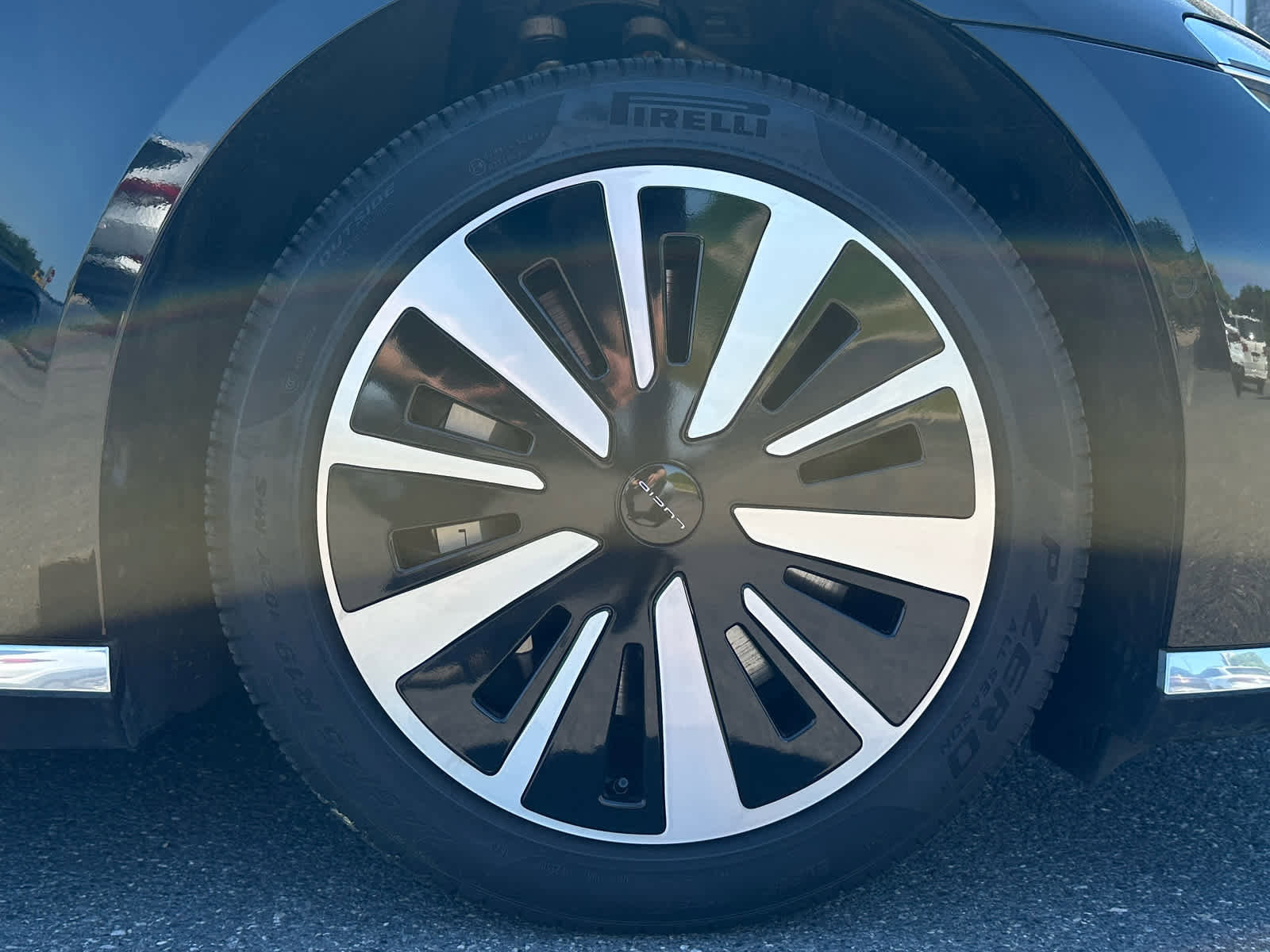 Used 2024 Lucid Air Touring AWD/4WD image 6
