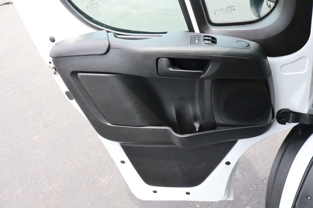 Used 2025 RAM ProMaster 2500 w/ U-Haul Equipment Group FWD image 20