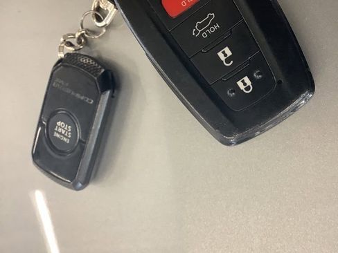 Used 2020 Toyota RAV4 XLE w/ Convenience Package image 25